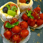 ル・アイの tarte aux fraises タルト・オー・フレーズ と、biscuit-charlotte ビスキュイ・シャルロット。シャルロットが大好評