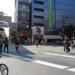 熊本の繁華街。駕町（かごまち）は、文字どほり、当時の運転手たる御駕籠衆の屋敷があったところからの旧町名。